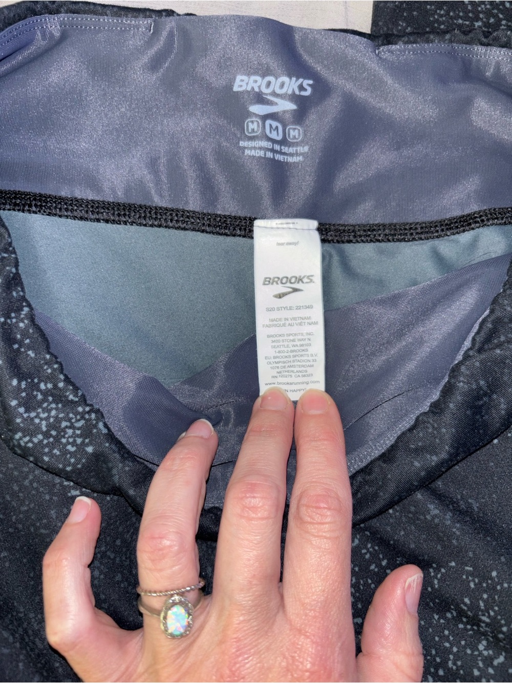 Brooks Black Shimmer Capri Leggings - Picture 5 of 5
